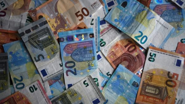 Euro banknotes have featured generic Roman and Gothic architecture to avoid political debates over their design