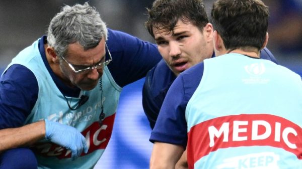 France captain Antoine Dupont had to leave the field after a clash of heads during France's rout of Namibia