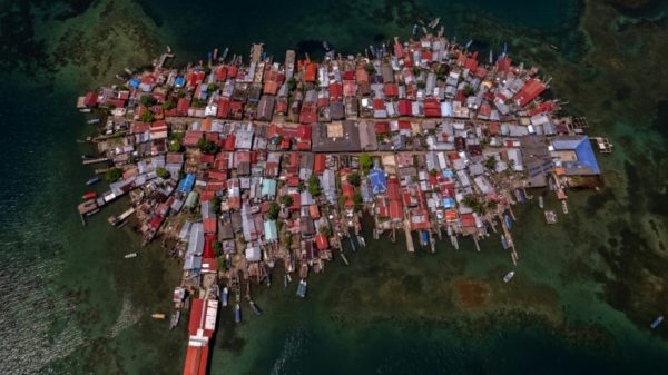 Hundreds are preparing to leave the Panamanian island of Carti Sugdupu in the face of rising sea levels